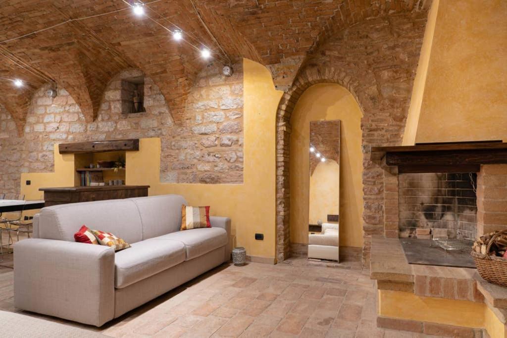 Another Brick In The Vault Spello Exteriér fotografie